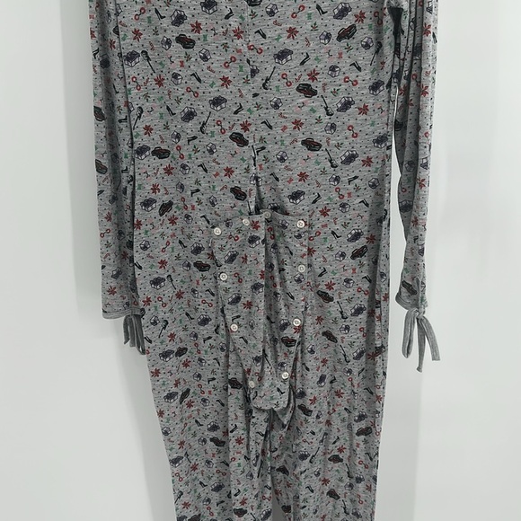Savage X Fenty One Piece Pajama Set in Gray with Fun Print Size Small - Picture 4 of 8